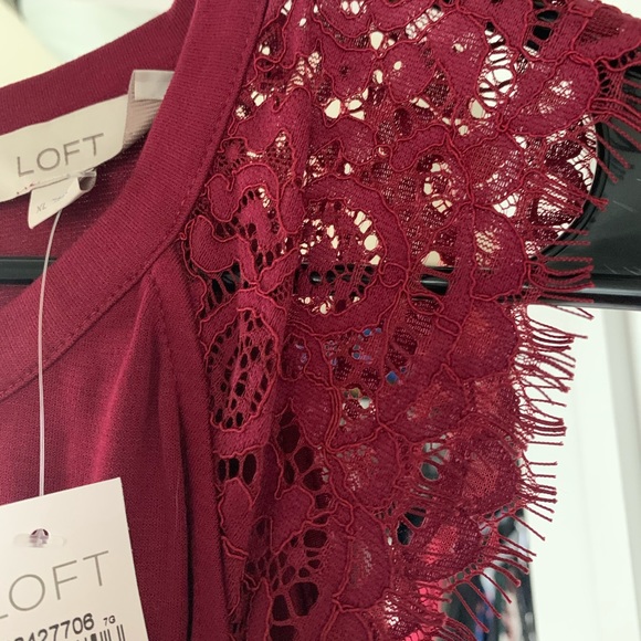 LOFT Tops - Loft Lace short sleeve top